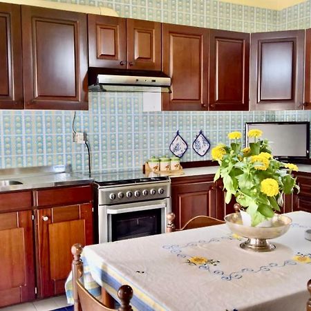 Yellow House Чефалу Экстерьер фото